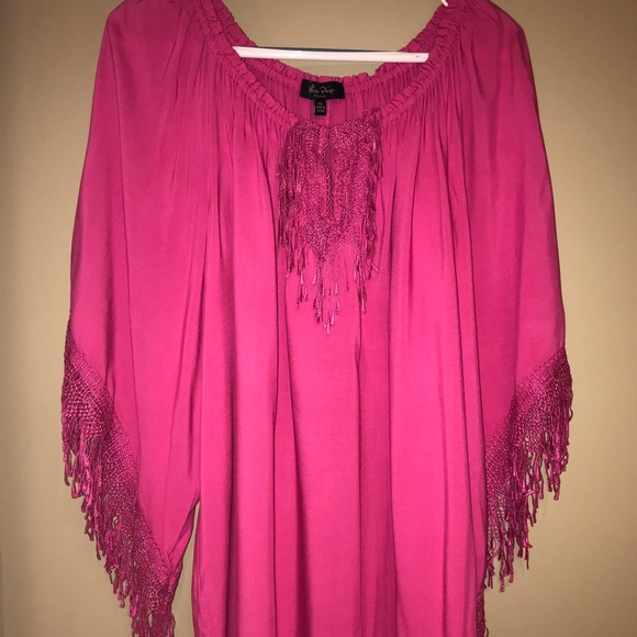 Woman’s top - Picture 1 of 4